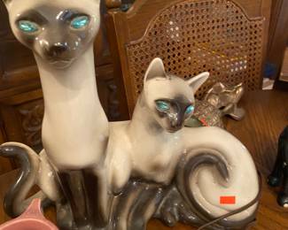 vintage Siamese cat television lamp