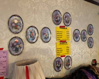 Decorative collector plates
