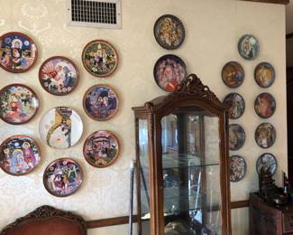 Decorative collector plates