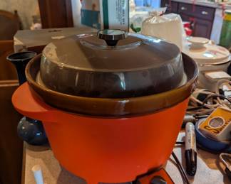 Vintage crockpot