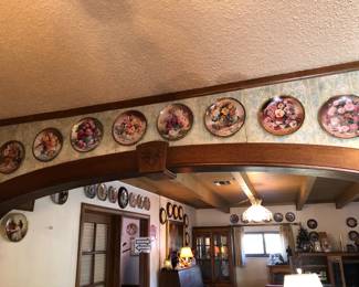 Decorative collector plates