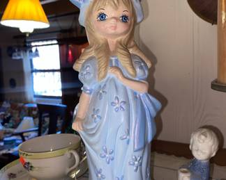 "Miss Personality" statue, which was commonly produced by Atlantic Mold in the 1970S