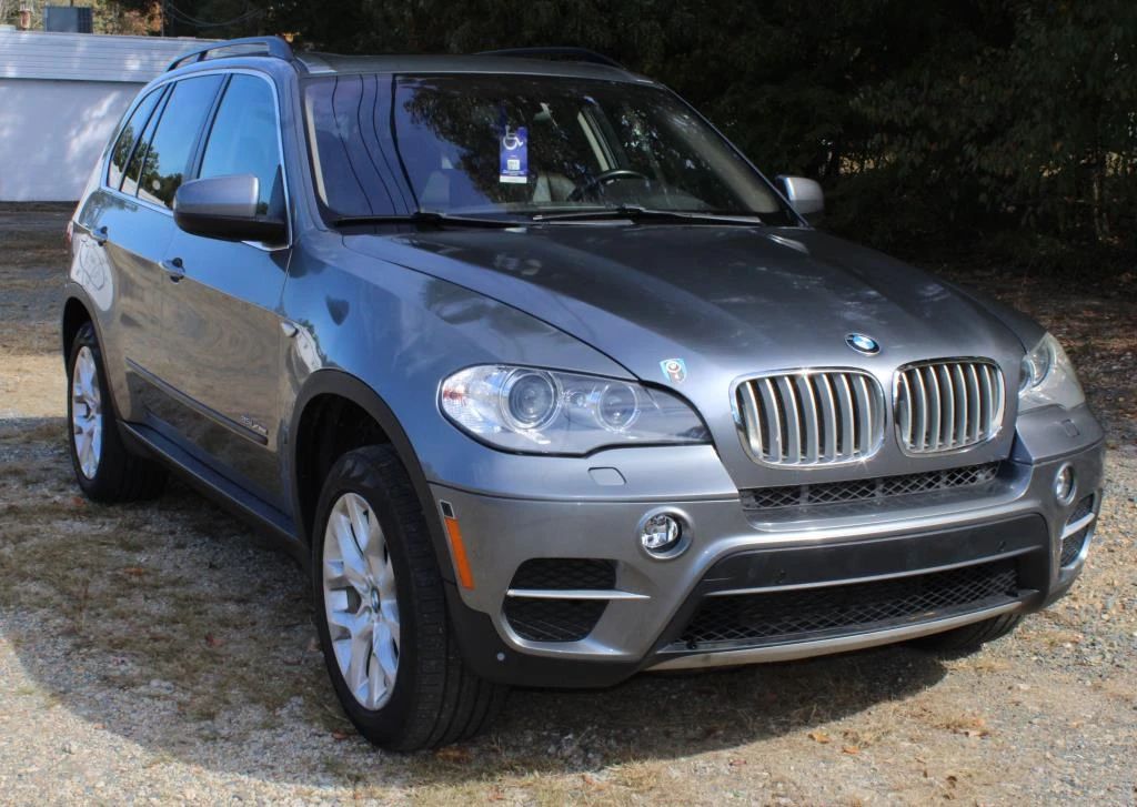 2013 BMW 35 I X Drive Excellent Condition 2 new front shocks, Low mileage, drives great, cold air, no engine lights, up to date on all maintenance, excellent condition inside and out.