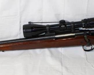 Remington model 700 LH 30-06 Bolt Action Rifle ser #   E6713785  w/ Swift Scope and Leupold Mount