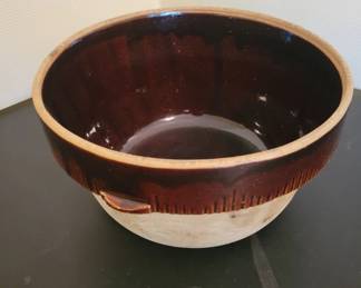 Stoneware Mixing Bowl with Brown Glaze
