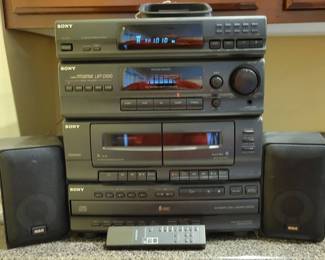 Sony LBT-D550 Stereo System With Speakers