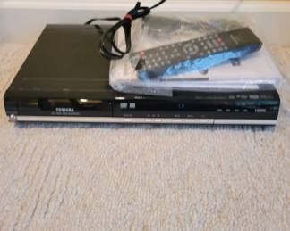 Toshiba DVD Recorder D-R410 with Remote