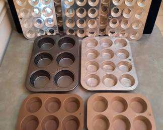 Muffin Tins, 9 Pieces