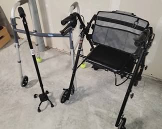 Mobility Equipment Set Including Walker and Rollat