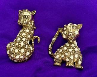Gold Tone Spotted Leopard Pins