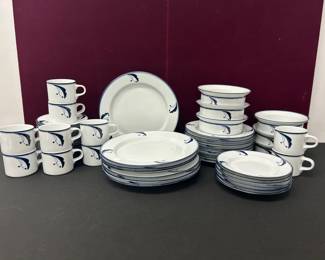 39 Pieces Dansk Flora Bayberry China Set