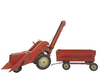 Tru-Scale IH Tractor Corn Picker & Wagon