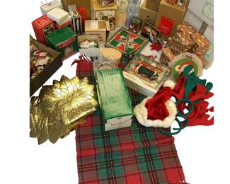 Christmas Enesco Santas Delivery Figures Ornaments Decor Big Tub Full