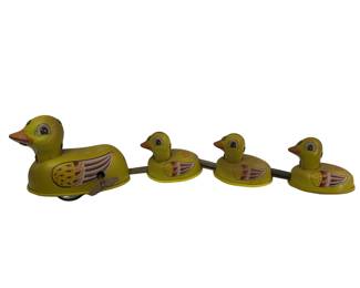 RUSS Wind Up Mother Duck & Ducklings Mechanism is Tight
