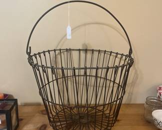 Egg basket