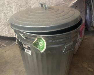 Trash can 