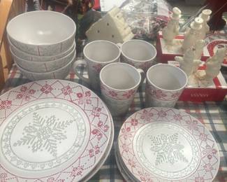 Christmas dishes set