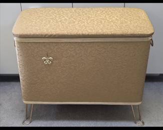 Mid Century Modern Laundry Hamper in Excellent Condition