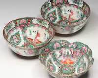 Chinese Hand-Painted Rose Medallion Porcelain Decorative Bowls