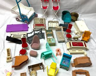 Doll House Furniture & Accessories