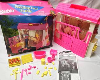 Barbie Feeding Fun Stable Playset