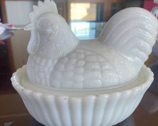 Milk glass hen on nest