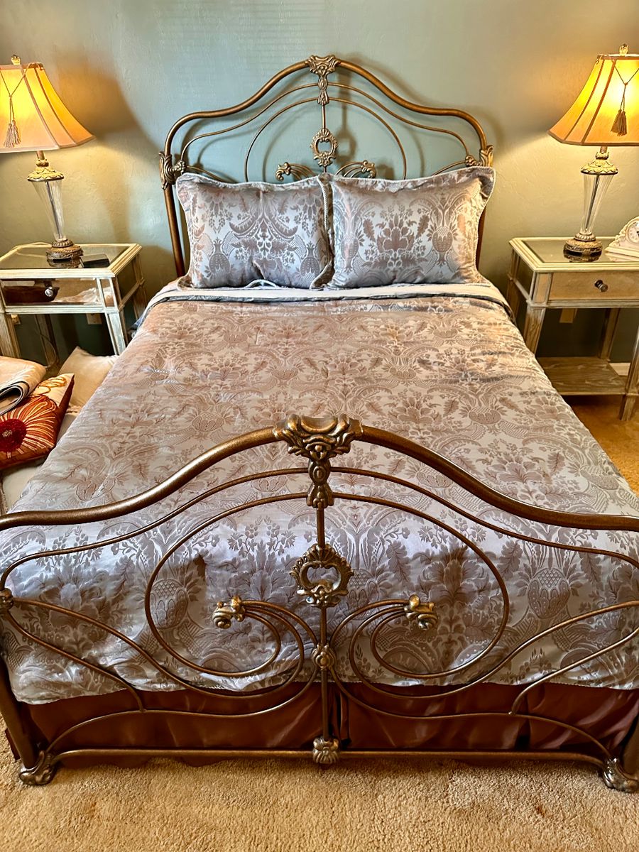 Beautiful Metal Bed Frame
Queen Size Mattress 
Pier 1 Mirrored Night Stands
Matching Lsmps