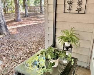Neat Metal and mirror top table