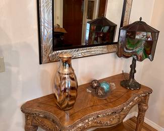 Credenza
Modern Mirror
Stained Glass Mirror
Great Vase