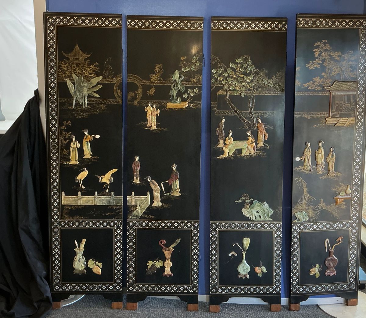 Black Lacquer Room Divider