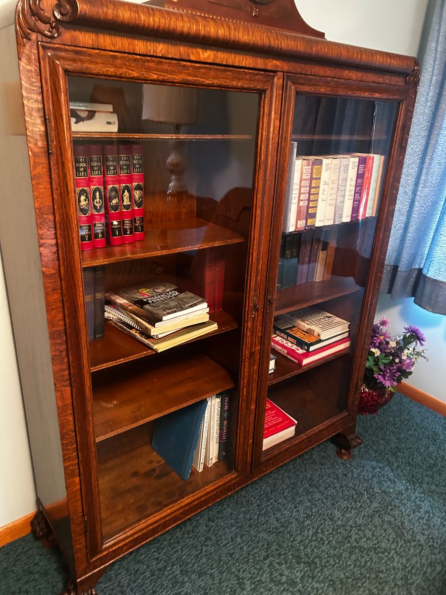 Amazing Antique 2 Door Oak Bookcase w Claw Feet and Rolled Top!