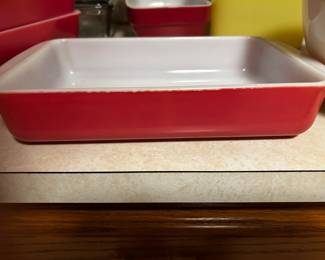 Pyrex Flamingo Pink Baking Dish