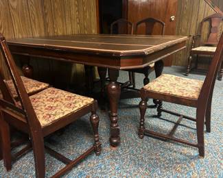 Antique Dining Table 2 6 Chairs and Leafs