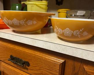 2 Pyrex Butterfly Gold Dishes