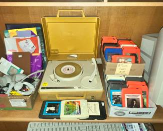 Portable record player, 8 tracks