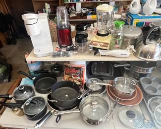 LOTS OF COOKWARE