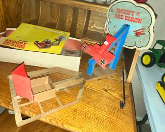 SNOOPY & RED BARON GAME SET