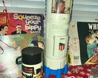 6 MILLION DOLLAR MAN THERMOS & BIONIC TRANSPORT w/ FIGURE