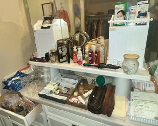 LOTS OF BATHROOM GOODIES