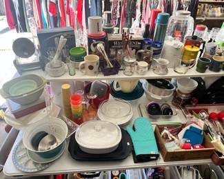 LOADS OF KITCHENWARE OUT HERE