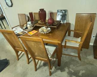 NICE CONTEMPORARY DINING SET