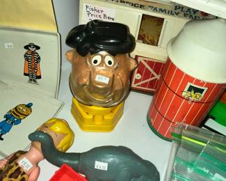 HASBRO FRED FLINTSTONE GUMBALL MACHINE