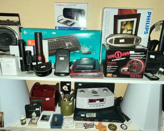 ZOOM IN AND LOOK AROUND!