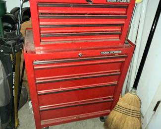 LARGE TOOL CHEST