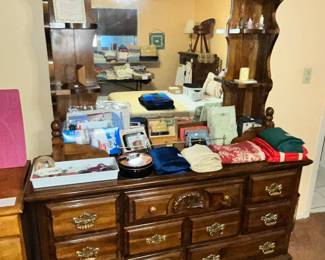 WONDERFUL SOLID WOOD BEDROOM SET