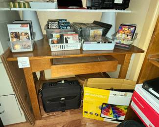 24" SANSUI TV, MISSION DESK