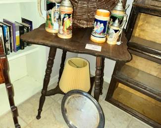 ANTIQUE OAK PARLOR TABLE