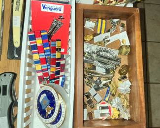 MILITARY PINS, MEDALS, PATCHES