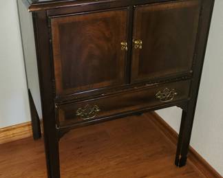 Pair of Drexel nightstands