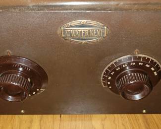 Vintage Atwater Kent radio - no tubes